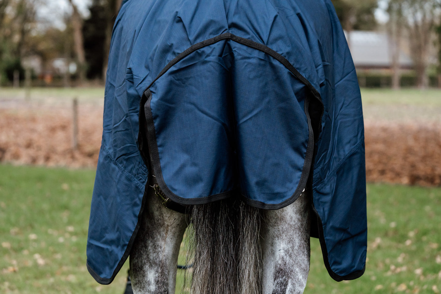 Turnout rug 100 gram - Navy 2.0