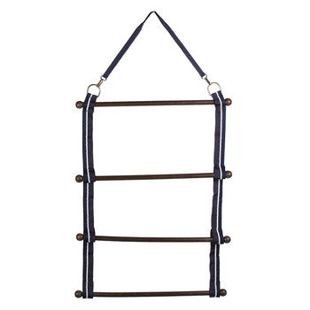 Saddle pad holder