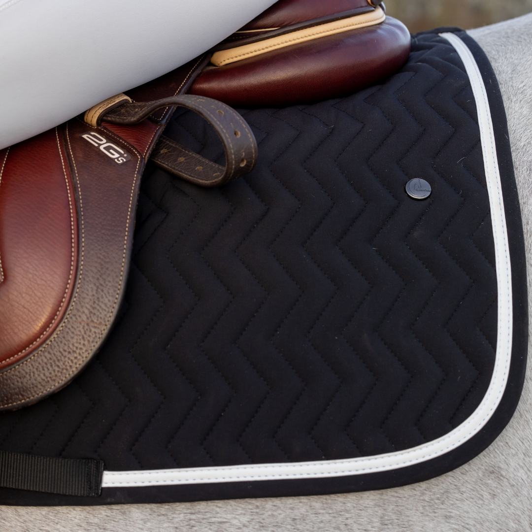 Tapis de selle Arrow - noir/noir - blanc