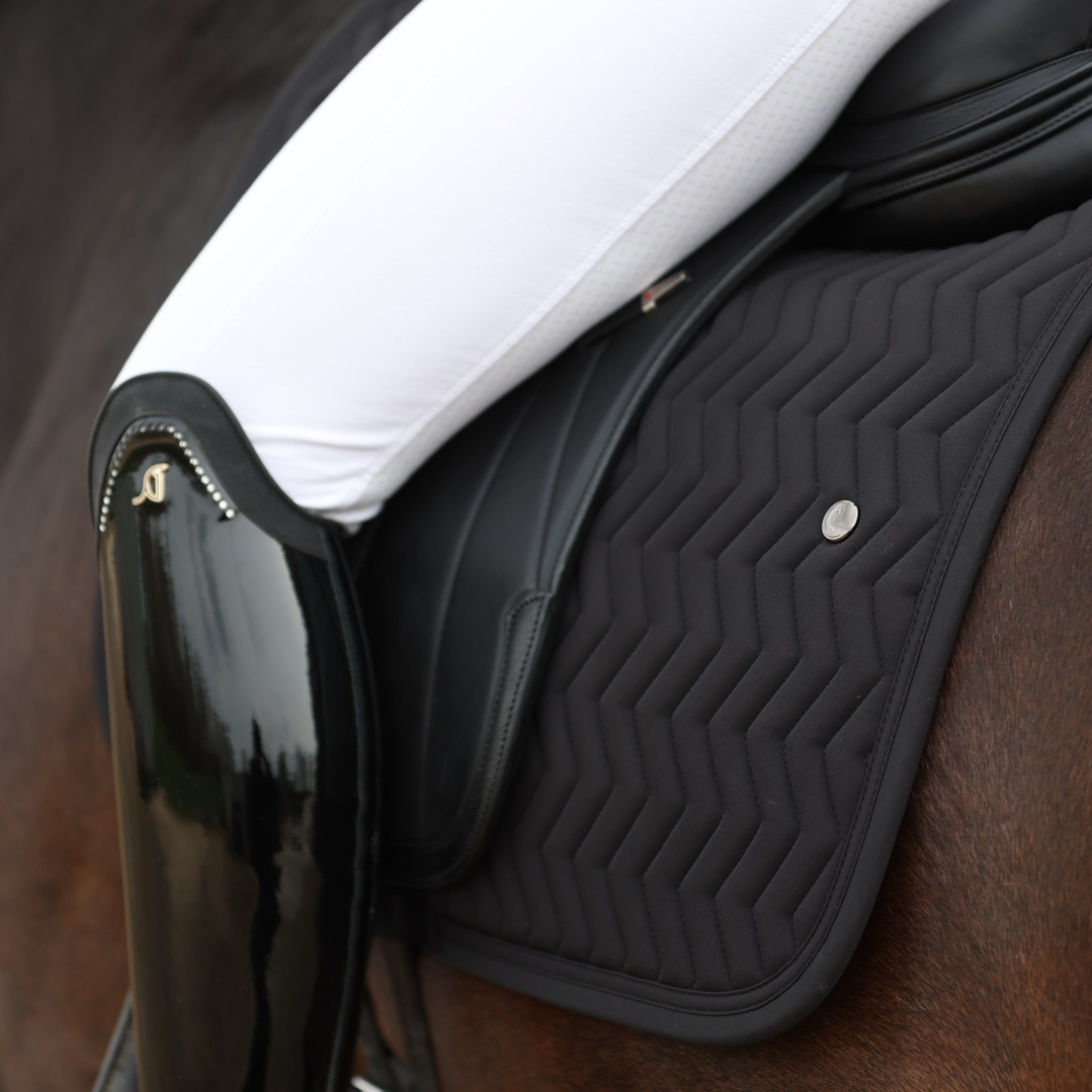 Schabracke Arrow Dressur - schwarz/schwarz-schwarz