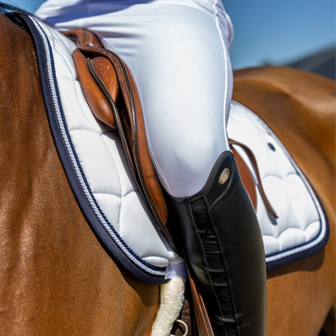 Tapis de selle Classic – blanc/bleu marine-blanc/bleu marine