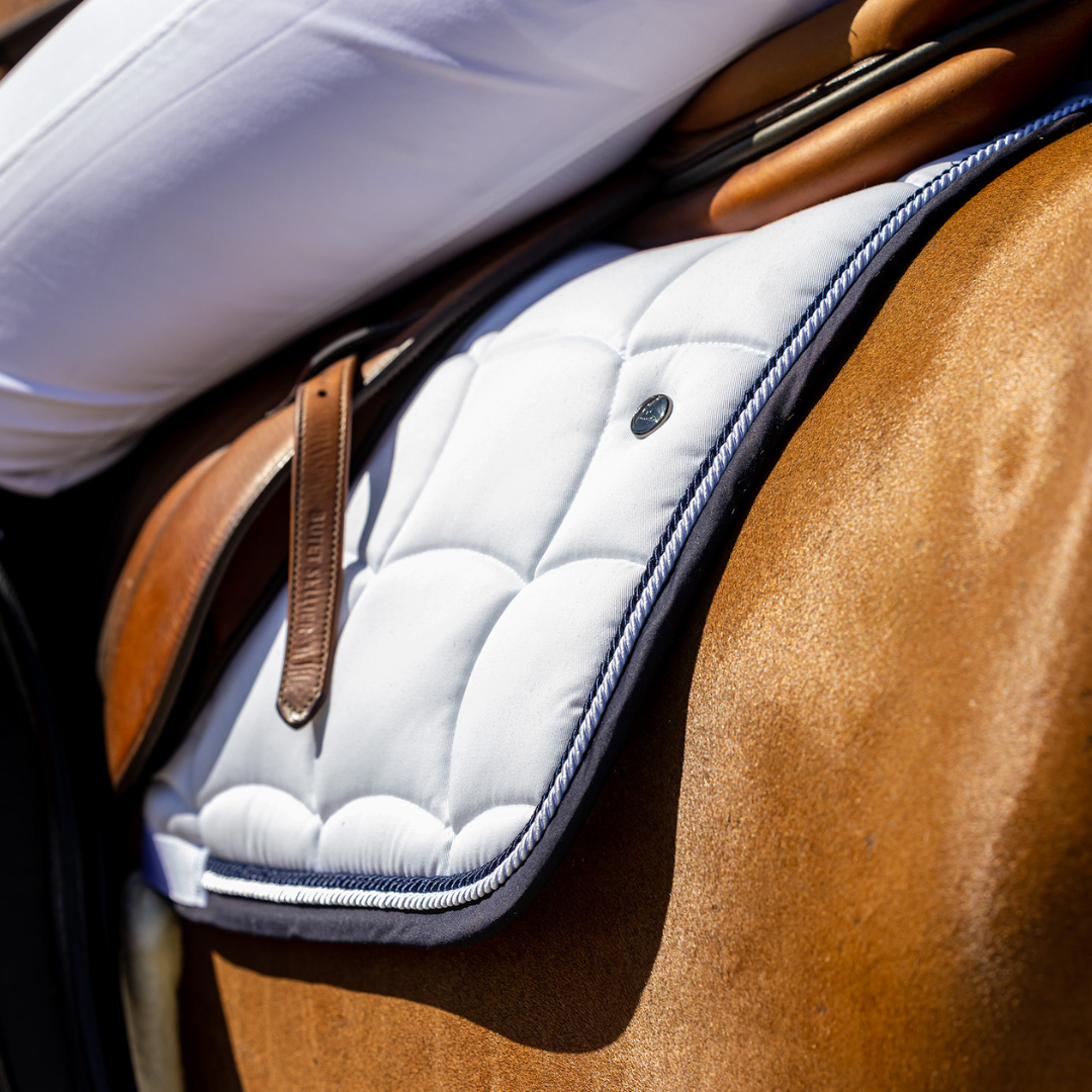 Tapis de selle Classic – blanc/bleu marine-blanc/bleu marine