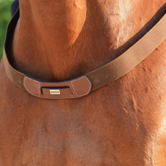 Elastic breast collar