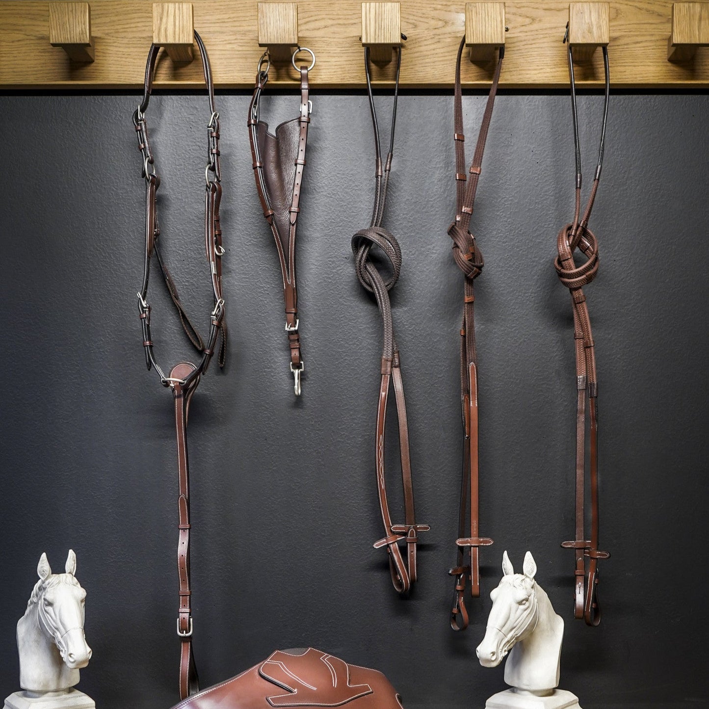 Rubber reins with stops