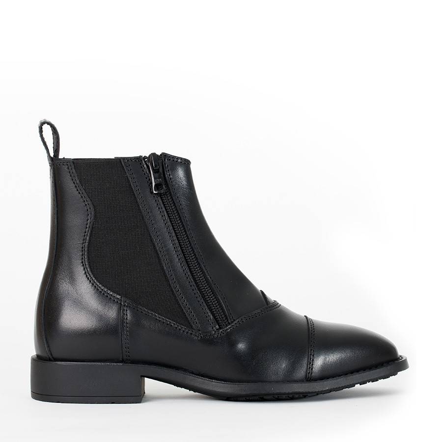 Stiefel mit schrägem Reißverschluss