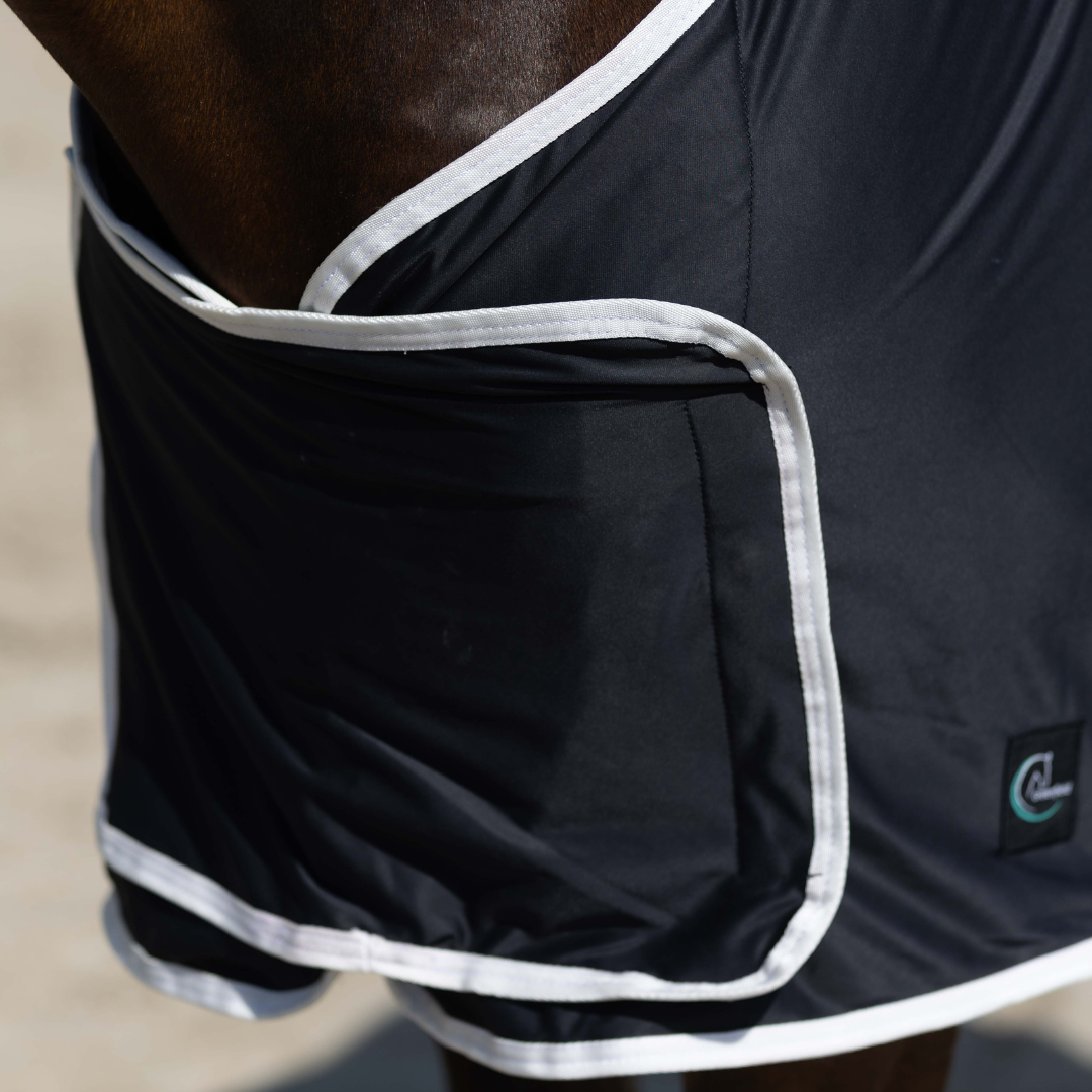 Publicity shine fleece rug - black/white